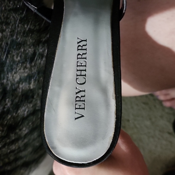 Heels - Picture 3 of 8